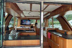 2021 Sabre 58 Salon Express thumbnail 5