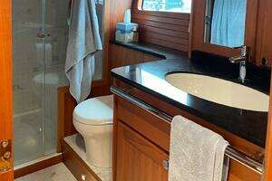 2021 Sabre 58 Salon Express thumbnail 25