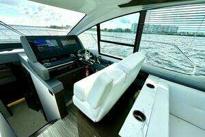 2020 Cruisers Yachts 50 Cantius thumbnail 16