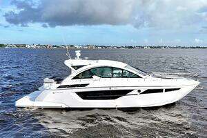 2020 Cruisers Yachts 50 Cantius thumbnail 1