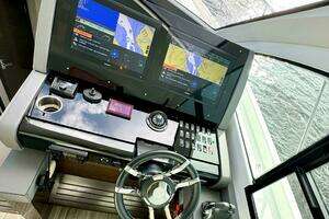 2020 Cruisers Yachts 50 Cantius thumbnail 17