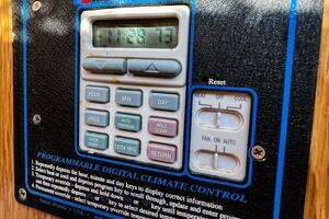 2010 Broadblue 435 thumbnail 65