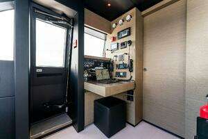2024 Custom Line Navetta 33 thumbnail 54