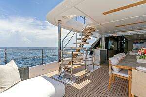 2024 Custom Line Navetta 33 thumbnail 36