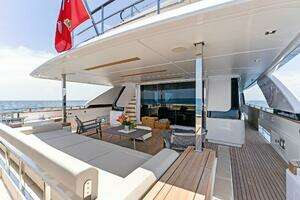 2024 Custom Line Navetta 33 thumbnail 29