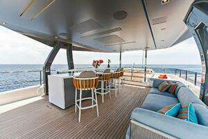 2024 Custom Line Navetta 33 thumbnail 20