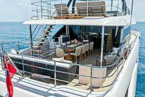 2024 Custom Line Navetta 33 thumbnail 5
