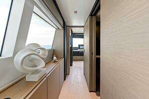 2024 Custom Line Navetta 33 thumbnail 49