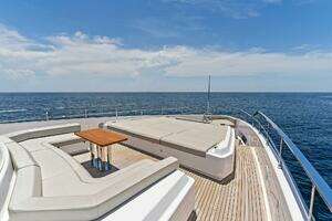 2024 Custom Line Navetta 33 thumbnail 26