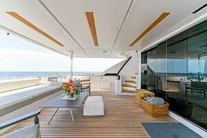 2024 Custom Line Navetta 33 thumbnail 32