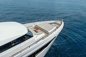 2024 Custom Line Navetta 33 thumbnail 14