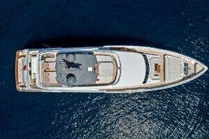 2024 Custom Line Navetta 33 thumbnail 16