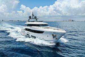 2024 Custom Line Navetta 33 thumbnail 1