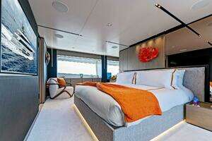 2024 Custom Line Navetta 33 thumbnail 72