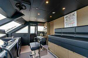 2024 Custom Line Navetta 33 thumbnail 53