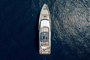 2024 Custom Line Navetta 33 thumbnail 15