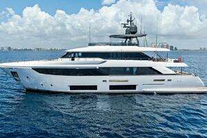 2024 Custom Line Navetta 33 thumbnail 6