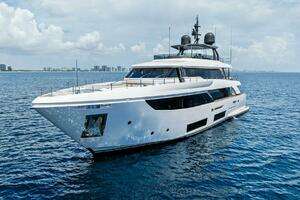 2024 Custom Line Navetta 33 thumbnail 9