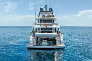 2024 Custom Line Navetta 33 thumbnail 10