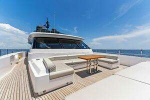 2024 Custom Line Navetta 33 thumbnail 27