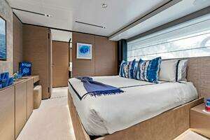2024 Custom Line Navetta 33 thumbnail 84