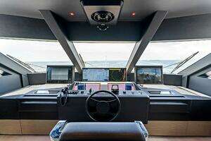 2024 Custom Line Navetta 33 thumbnail 51