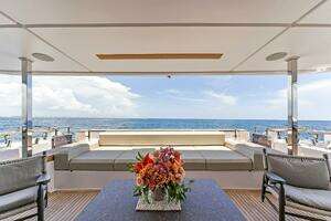 2024 Custom Line Navetta 33 thumbnail 33
