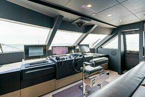 2024 Custom Line Navetta 33 thumbnail 50