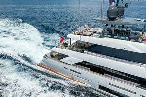 2024 Custom Line Navetta 33 thumbnail 4