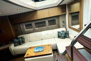 2017 Sea Ray 510 Sundancer thumbnail 25