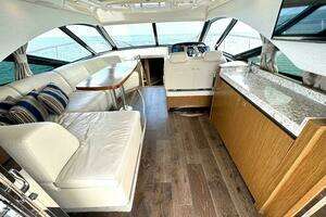 2017 Sea Ray 510 Sundancer thumbnail 2