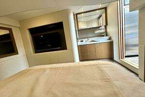2017 Sea Ray 510 Sundancer thumbnail 39