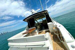 2017 Sea Ray 510 Sundancer thumbnail 61