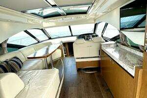2017 Sea Ray 510 Sundancer thumbnail 12