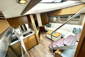 2017 Sea Ray 510 Sundancer thumbnail 5