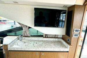 2017 Sea Ray 510 Sundancer thumbnail 16