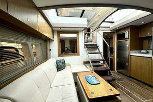 2017 Sea Ray 510 Sundancer thumbnail 27