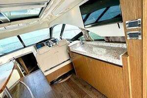 2017 Sea Ray 510 Sundancer thumbnail 15