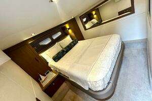 2017 Sea Ray 510 Sundancer thumbnail 37