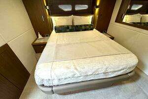 2017 Sea Ray 510 Sundancer thumbnail 38