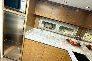 2017 Sea Ray 510 Sundancer thumbnail 35