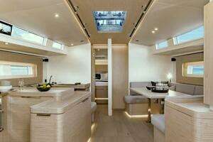 2025 Beneteau Oceanis Yacht 54 thumbnail 24