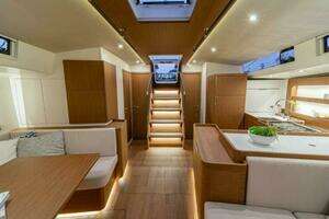 2025 Beneteau Oceanis Yacht 54 thumbnail 9