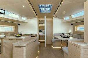 2025 Beneteau Oceanis Yacht 54 thumbnail 24
