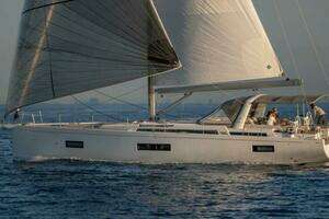 2025 Beneteau Oceanis Yacht 54 thumbnail 2
