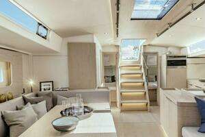 2025 Beneteau Oceanis Yacht 54 thumbnail 19