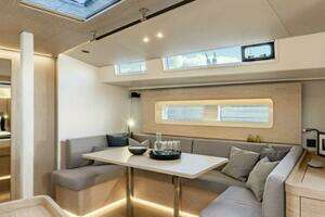 2025 Beneteau Oceanis Yacht 54 thumbnail 20
