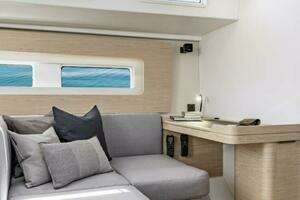 2025 Beneteau Oceanis Yacht 54 thumbnail 22