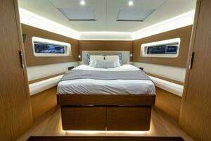 2025 Beneteau Oceanis Yacht 54 thumbnail 12