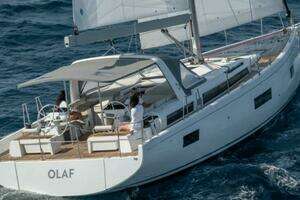 2025 Beneteau Oceanis Yacht 54 thumbnail 5
